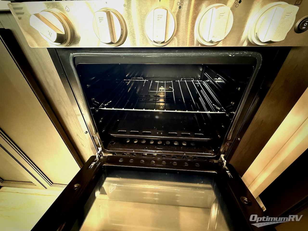 2026 Keystone Alpine Avalanche Edition 390DS Photo 9