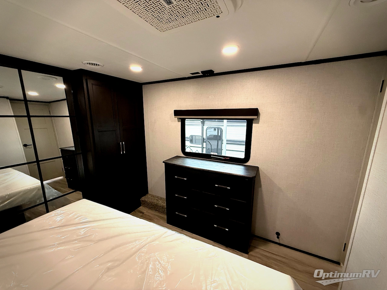 2026 Keystone Alpine Avalanche Edition 390DS Photo 19