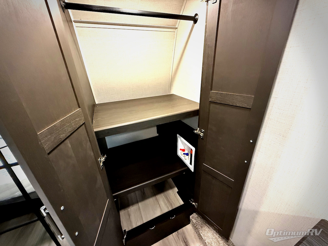 2026 Keystone Alpine Avalanche Edition 390DS Photo 21