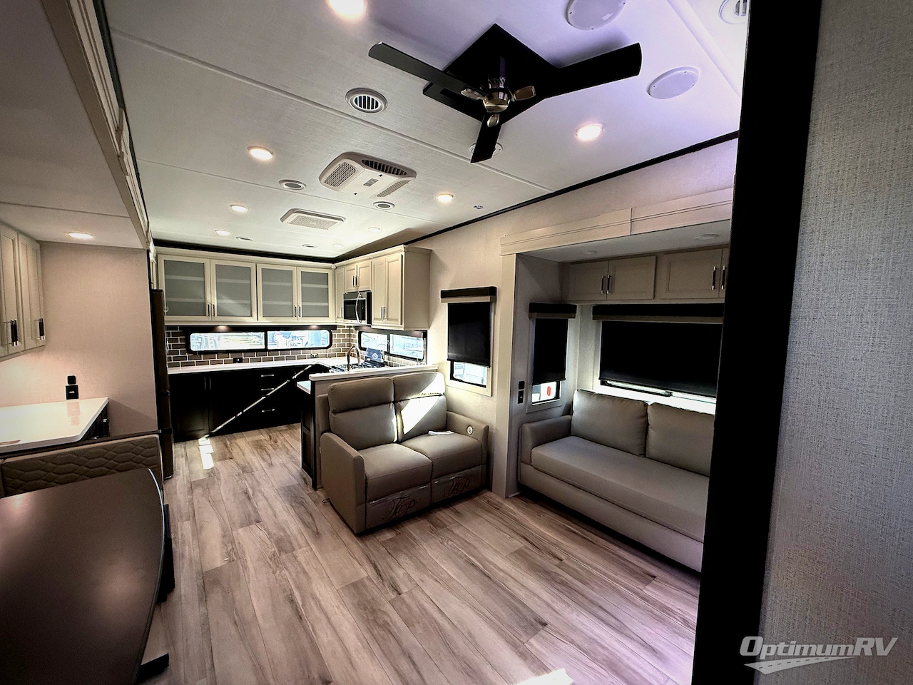 2026 Keystone Alpine Avalanche Edition 379MB Photo 4