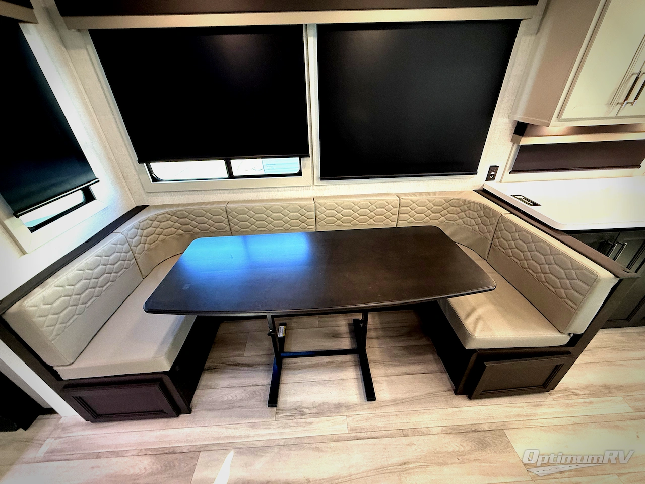 2026 Keystone Alpine Avalanche Edition 379MB Photo 5