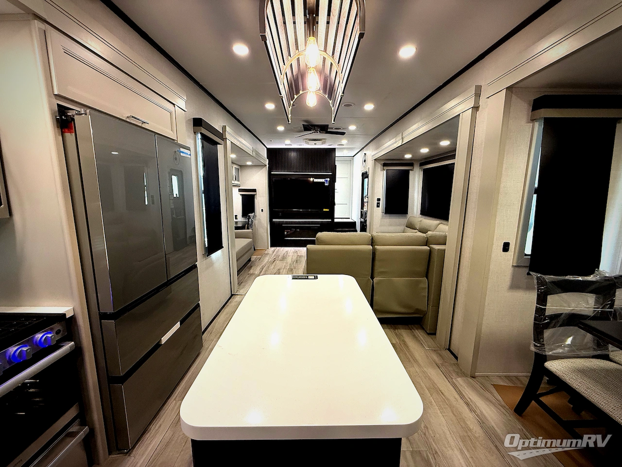 2026 Keystone Alpine Avalanche Edition 366LS Photo 6