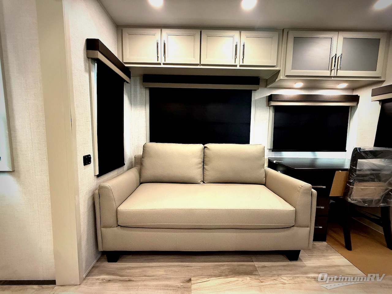 2026 Keystone Alpine Avalanche Edition 366LS Photo 10