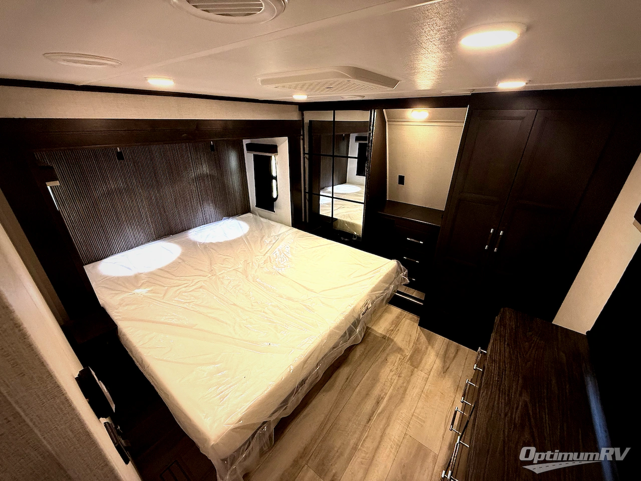 2026 Keystone Alpine Avalanche Edition 366LS Photo 24