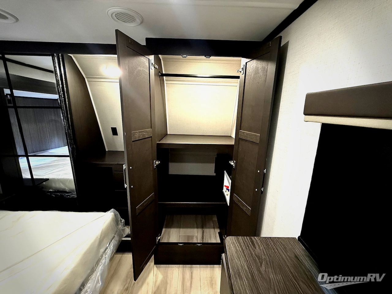 2026 Keystone Alpine Avalanche Edition 366LS Photo 27