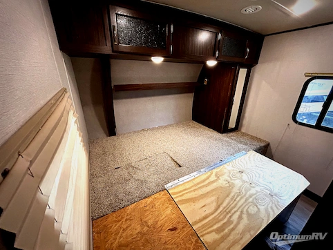 2018 Palomino SolAire Ultra Lite 251RBSS RV Photo 3