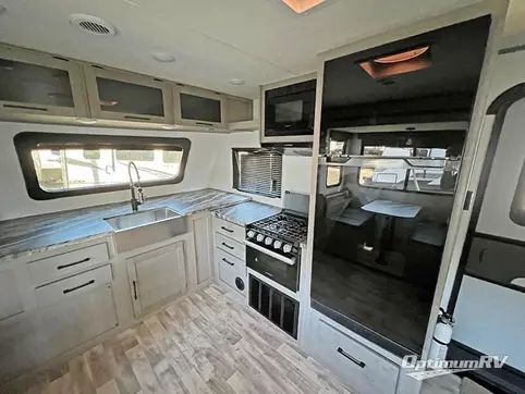 2024 Dutchmen Kodiak Ultimate 2921FKDS RV Photo 4