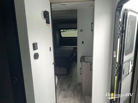 2024 Dutchmen Kodiak Ultimate 3221RLSL RV Photo 3