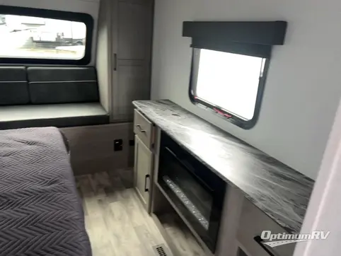 2024 Dutchmen Kodiak Ultimate 3221RLSL RV Photo 4