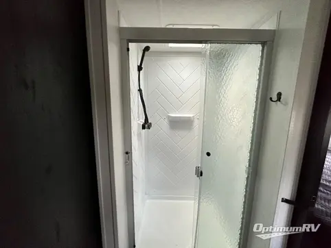 2024 Dutchmen Kodiak Ultimate 3221RLSL RV Photo 4