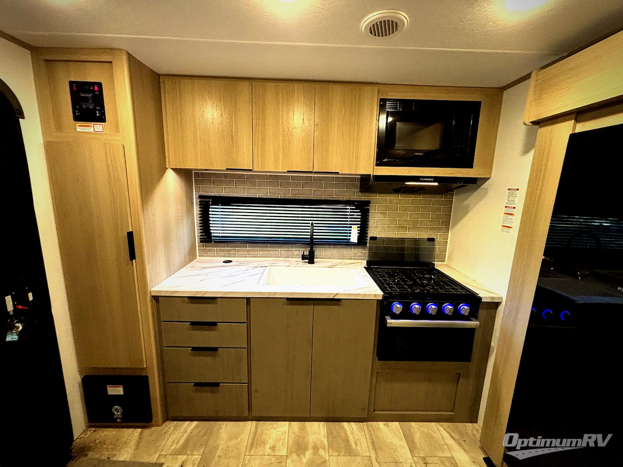 2025 Dutchmen Kodiak 241BHSL Photo 16