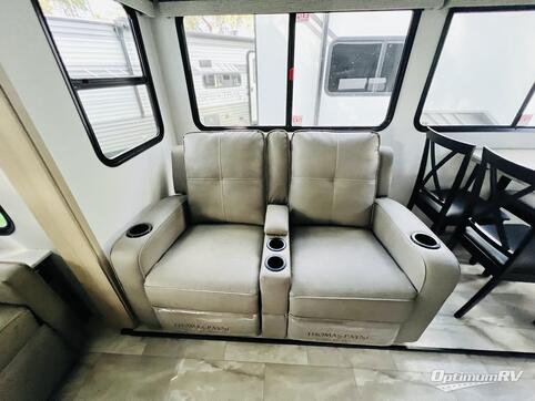 2025 Dutchmen Kodiak Ultimate 3221RLSL RV Photo 2