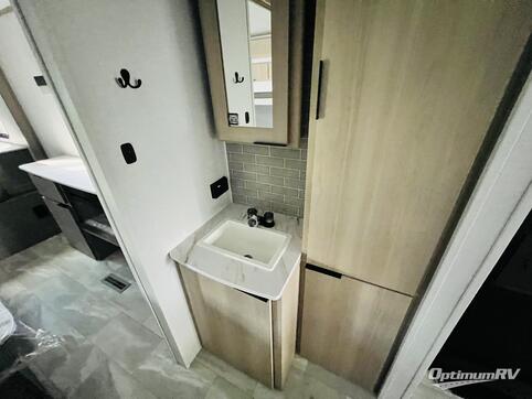 2025 Dutchmen Kodiak Ultimate 3221RLSL RV Photo 4