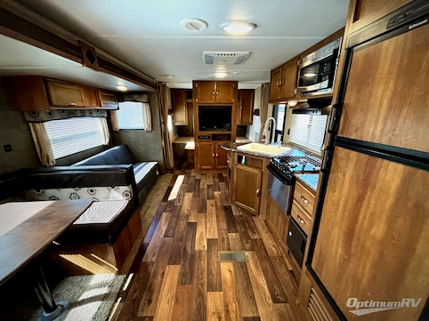 2017 Keystone Summerland 2820BH RV Photo 2