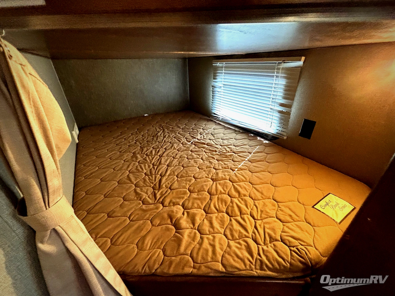 2017 Keystone Summerland 2820BH Photo 13