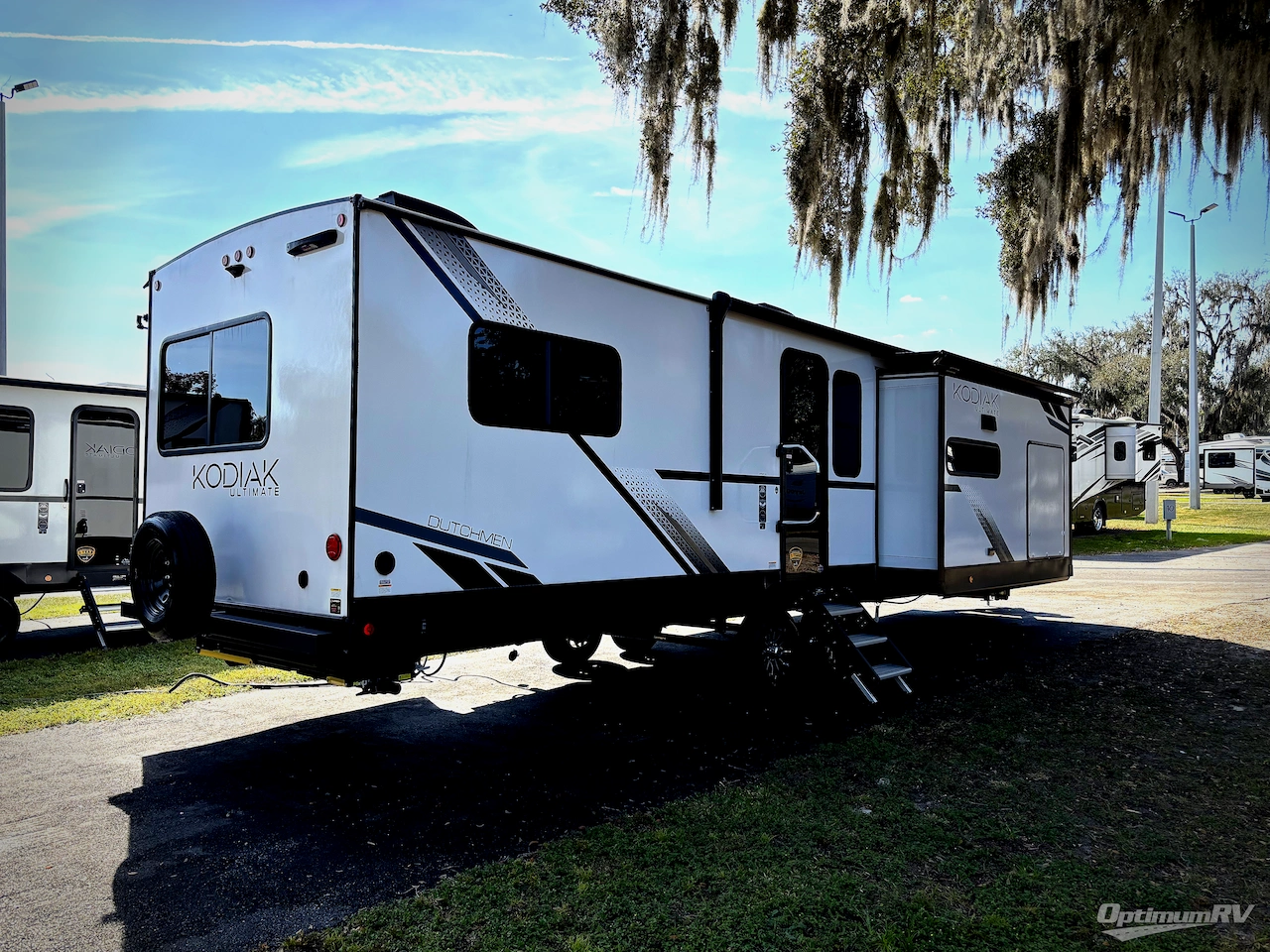 2025 Dutchmen Kodiak Ultimate 3371FLSL Photo 2