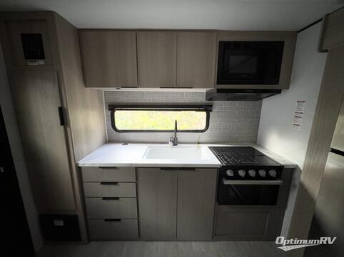 2025 Dutchmen Kodiak Ultra-Lite 241BHSL RV Photo 3