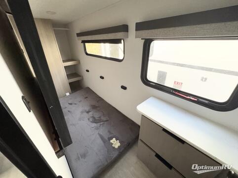 2025 Dutchmen Kodiak Ultra-Lite 241BHSL RV Photo 4