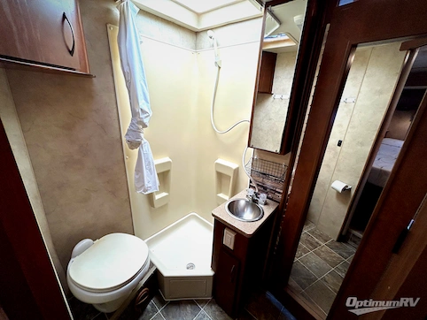 2013 Thor Citation Sprinter 24SR RV Photo 4