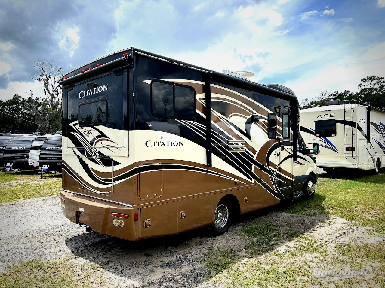 2013 Thor Citation Sprinter 24SR Photo 2
