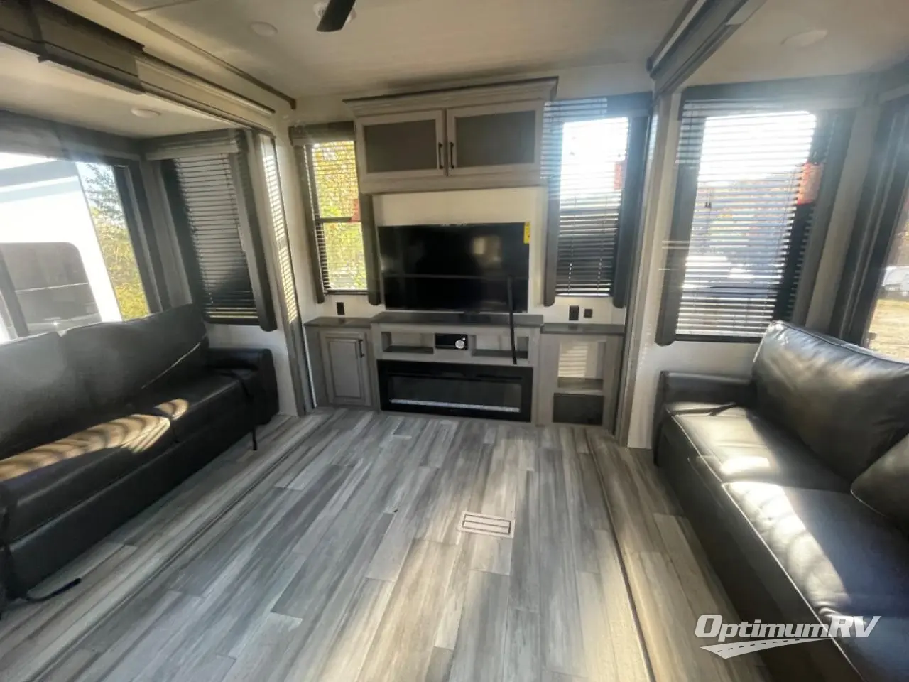 2024 Keystone Residence 40RDEN Photo 11