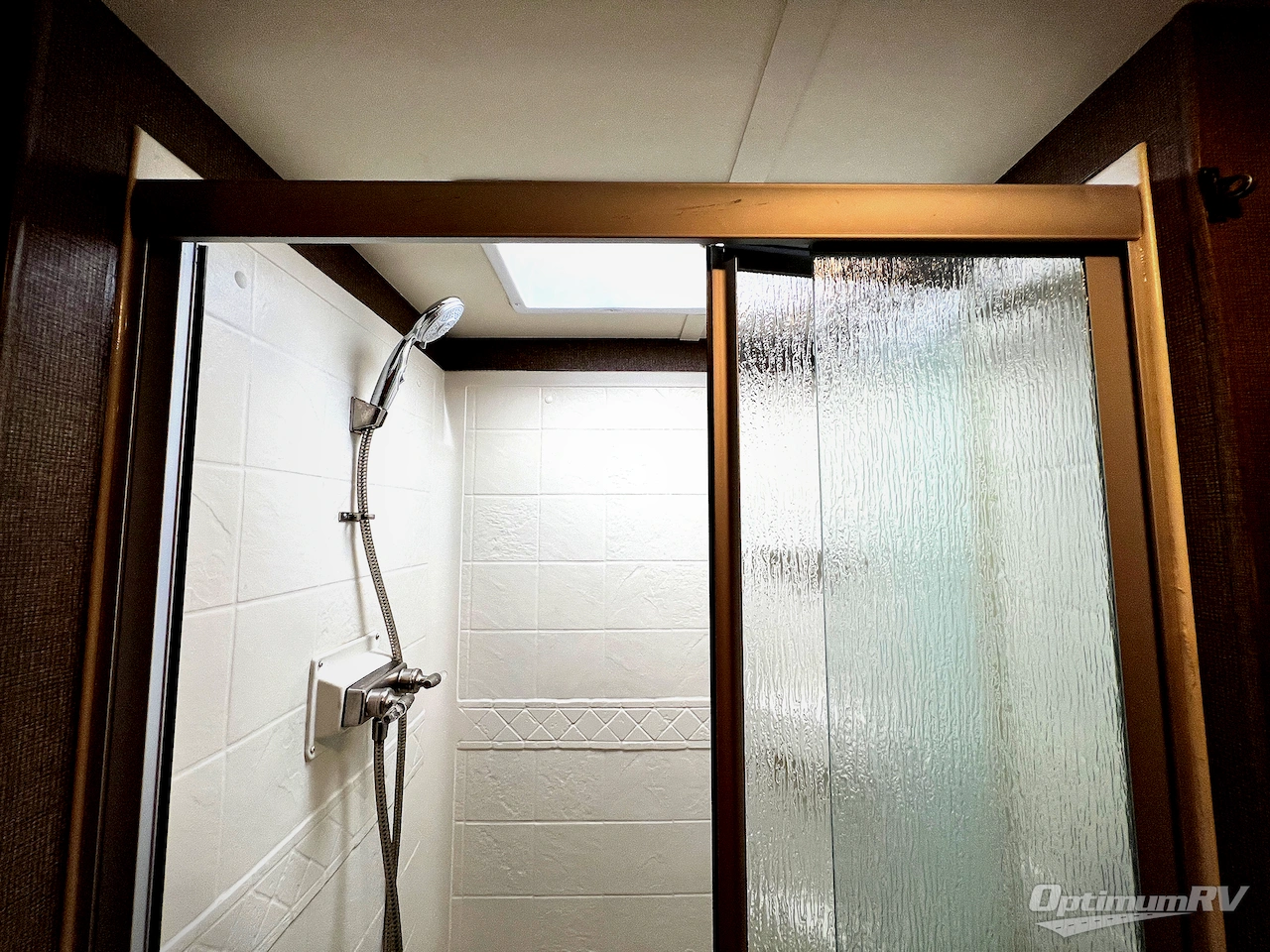 2016 Thor Hurricane 35C Photo 16