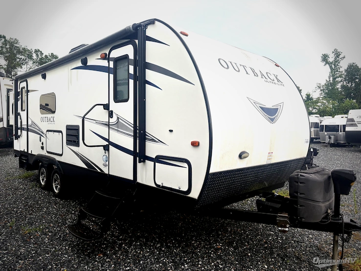 2017 Keystone Outback Ultra Lite 250URS RV Photo 1