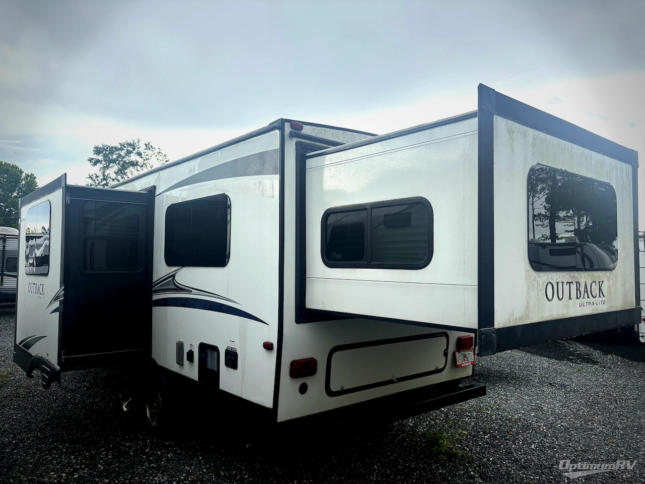 2017 Keystone Outback Ultra Lite 250URS Photo 3