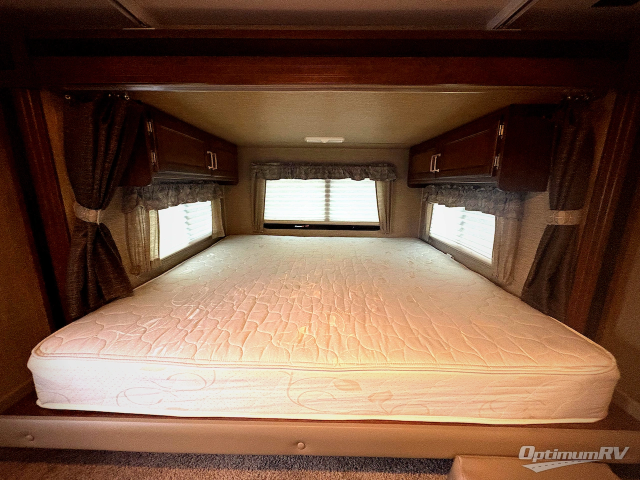 2017 Keystone Outback Ultra Lite 250URS Photo 9