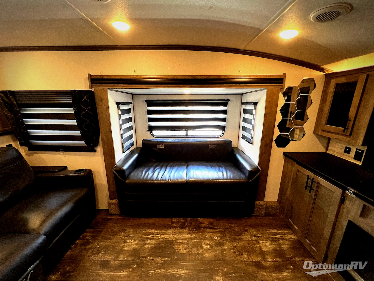 2022 Forest River Sabre 37FLH Photo 5