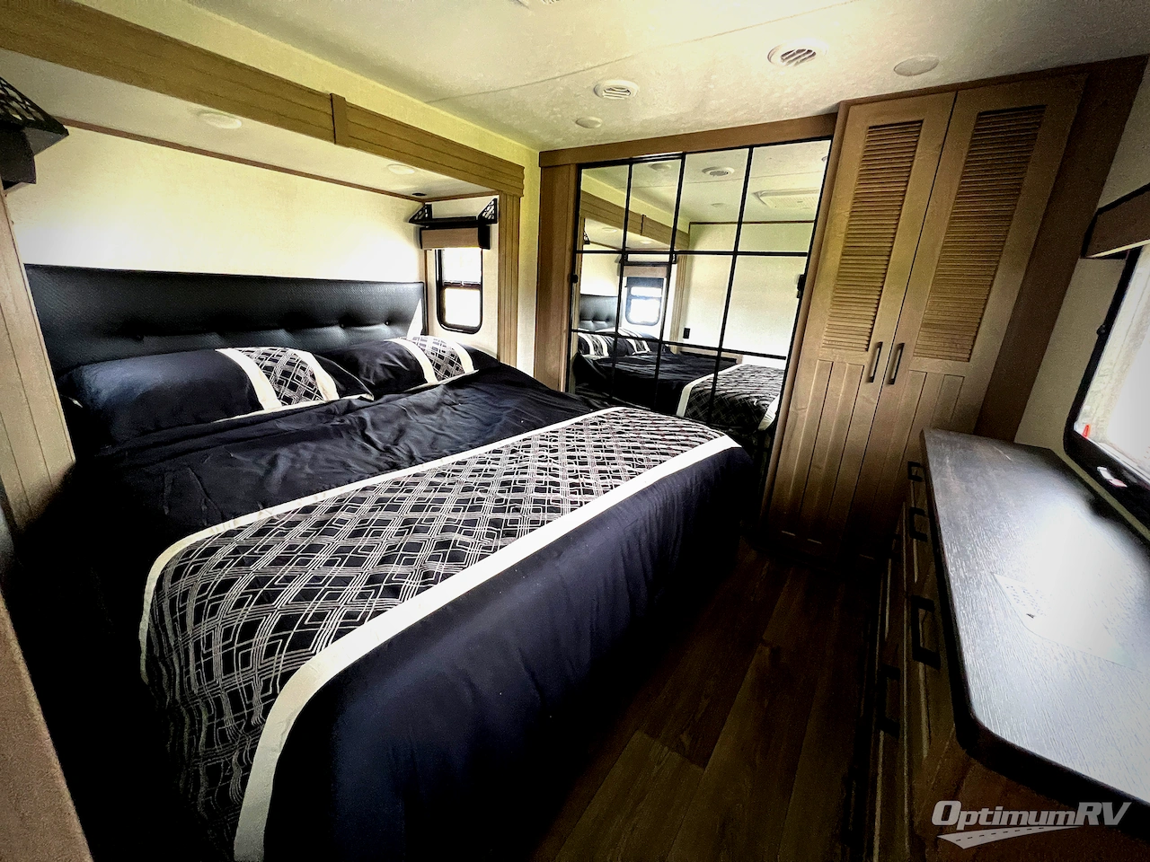 2025 KZ Durango D321RKT Photo 15