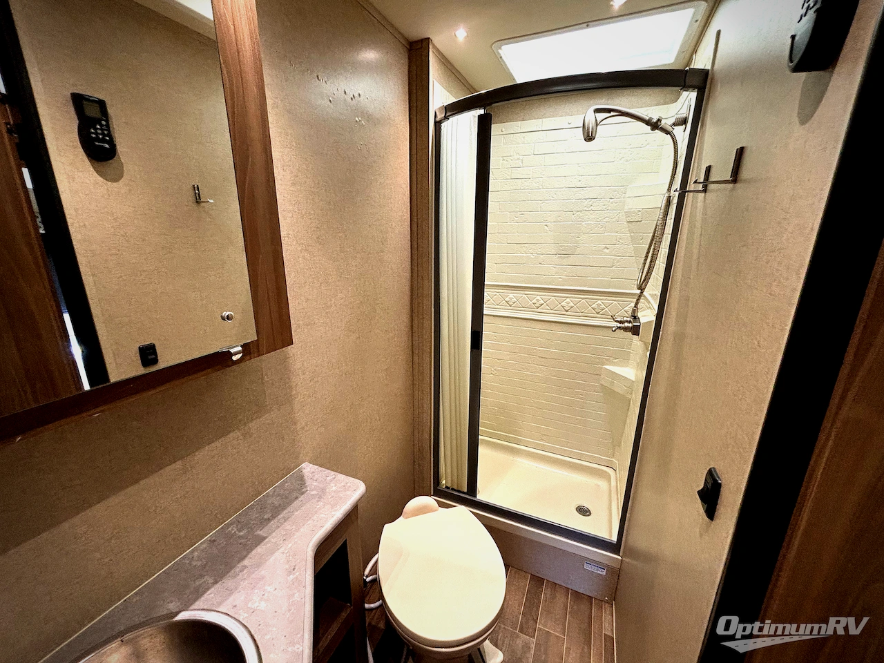 2019 Dynamax isata 3 24FW Photo 17