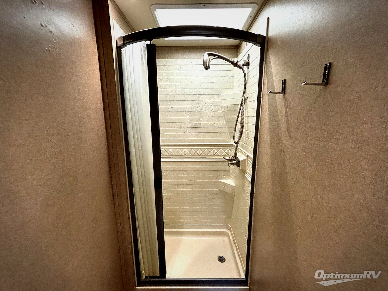 2019 Dynamax isata 3 24FW Photo 18