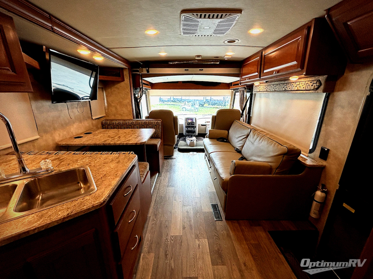 2019 Winnebago Vista 27PE Photo 5