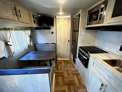 2022 Shasta Shasta 18FQ RV Photo 2