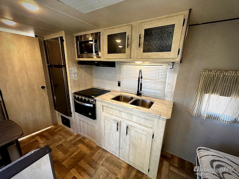 2022 Shasta Shasta 18FQ RV Photo 4