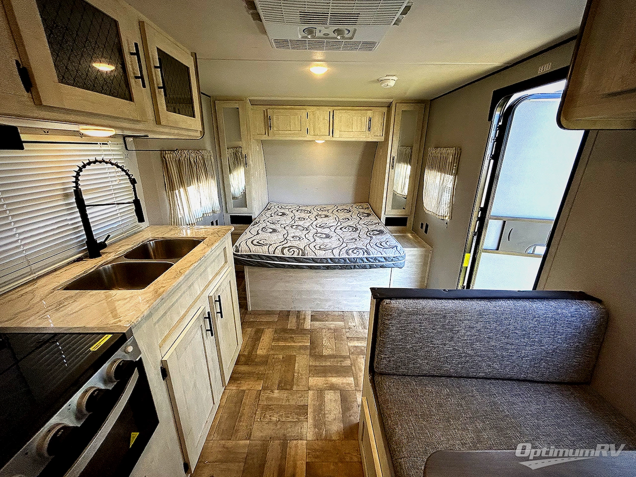 2022 Shasta Shasta 18FQ Photo 4