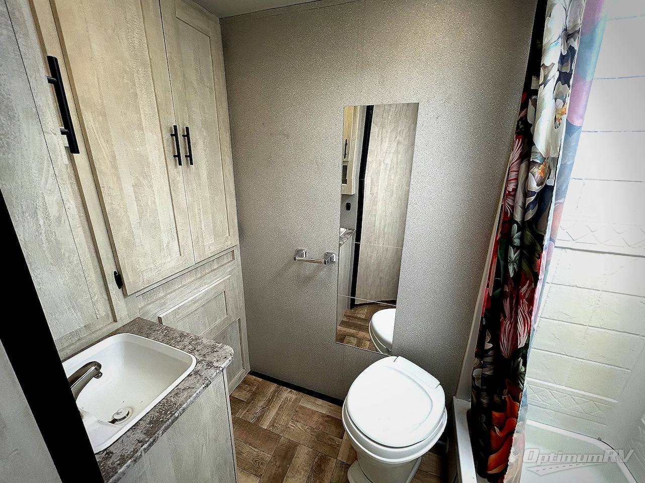 2022 Shasta Shasta 18FQ Photo 9
