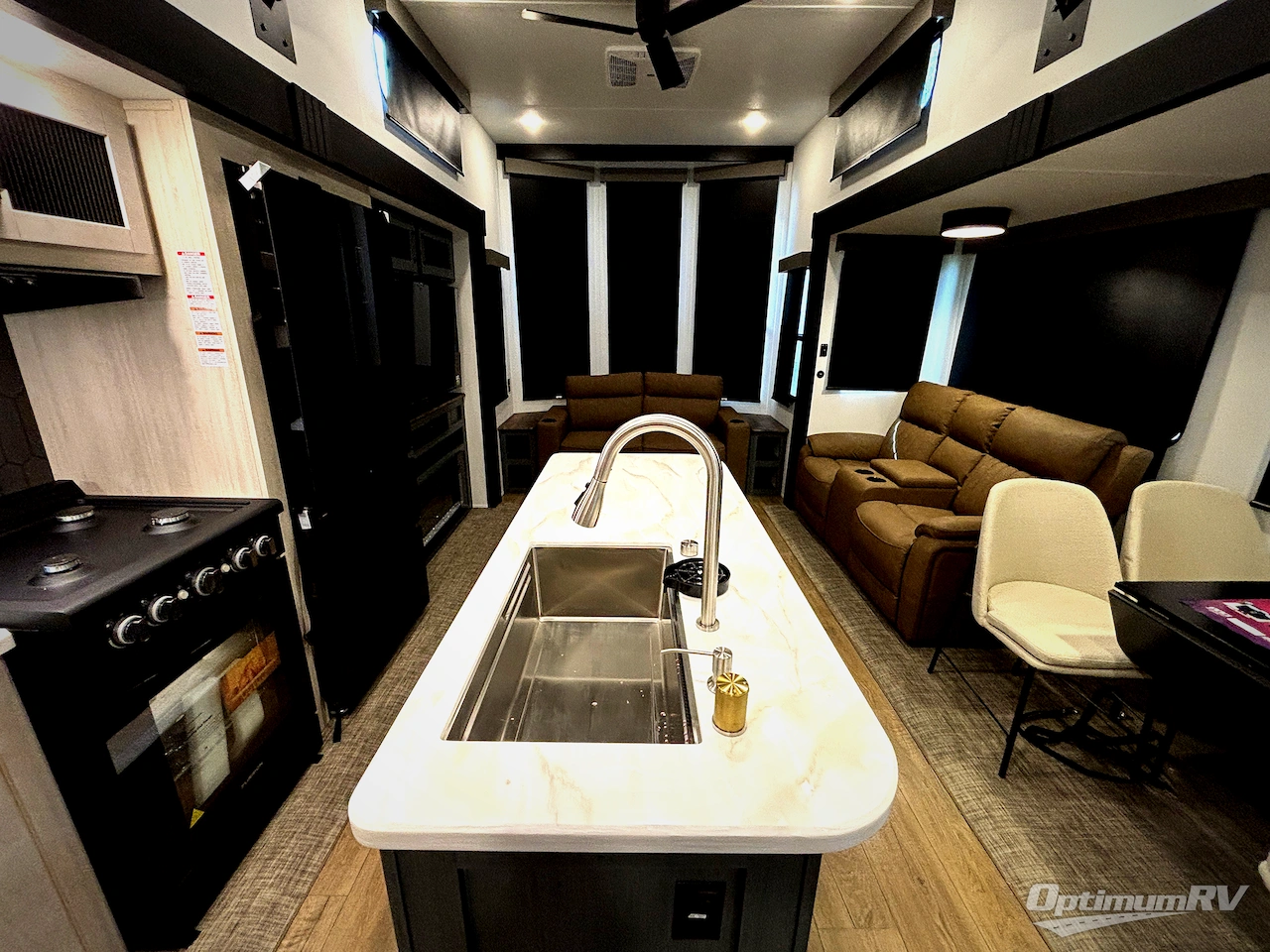 2027 Forest River Puma Vista 402LFT Photo 4
