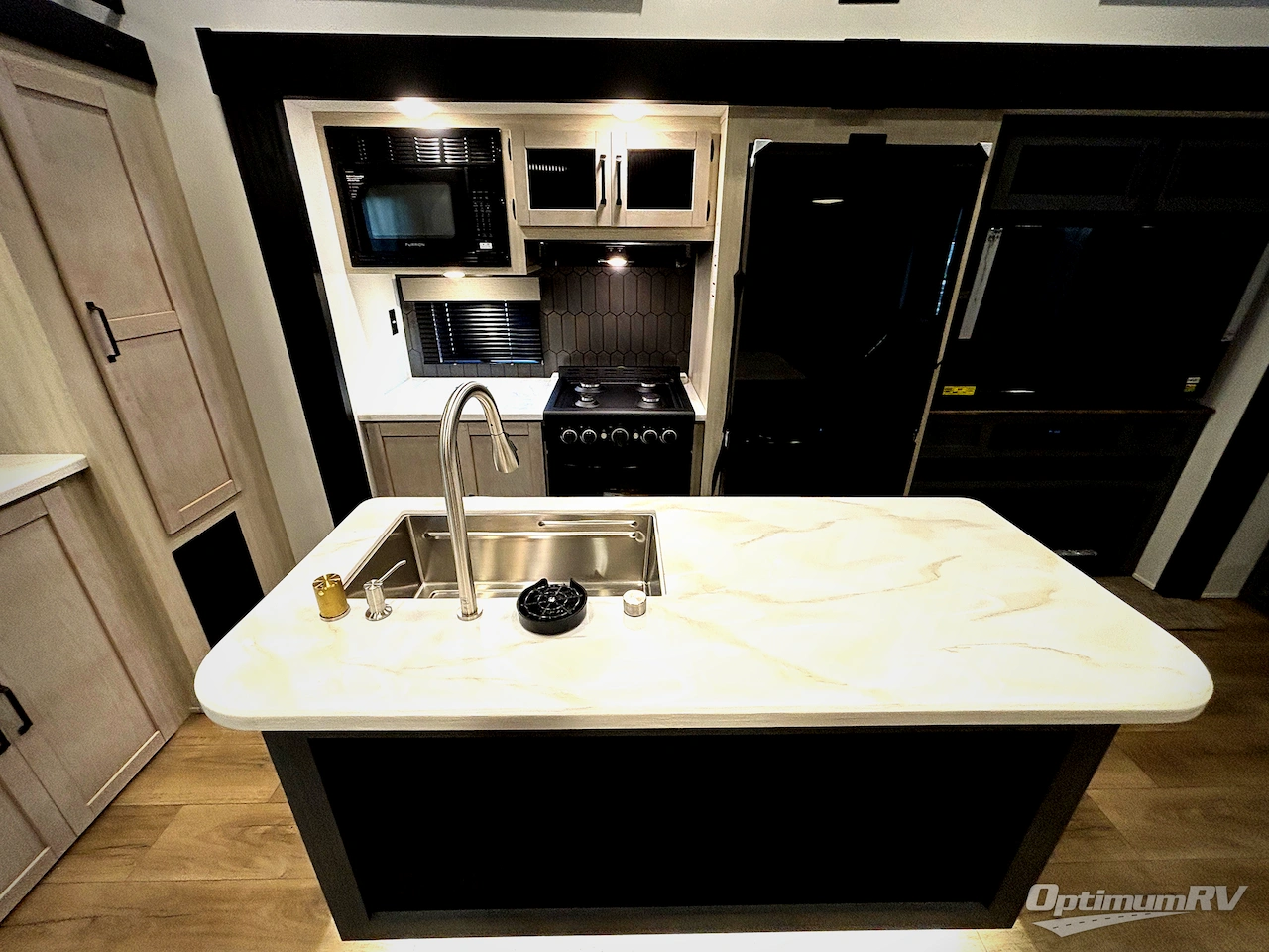 2027 Forest River Puma Vista 402LFT Photo 6