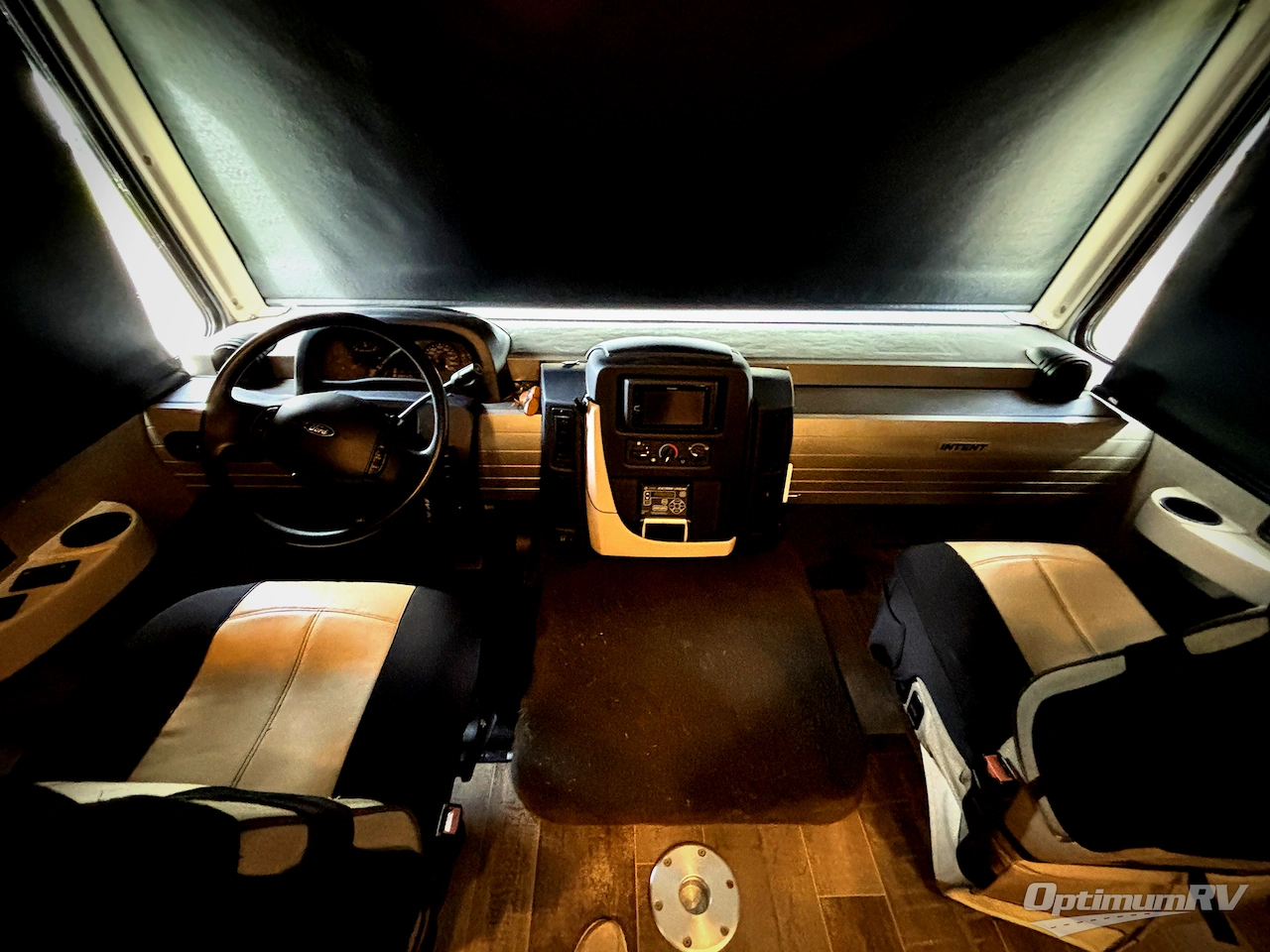 2019 Winnebago Intent 31P Photo 8