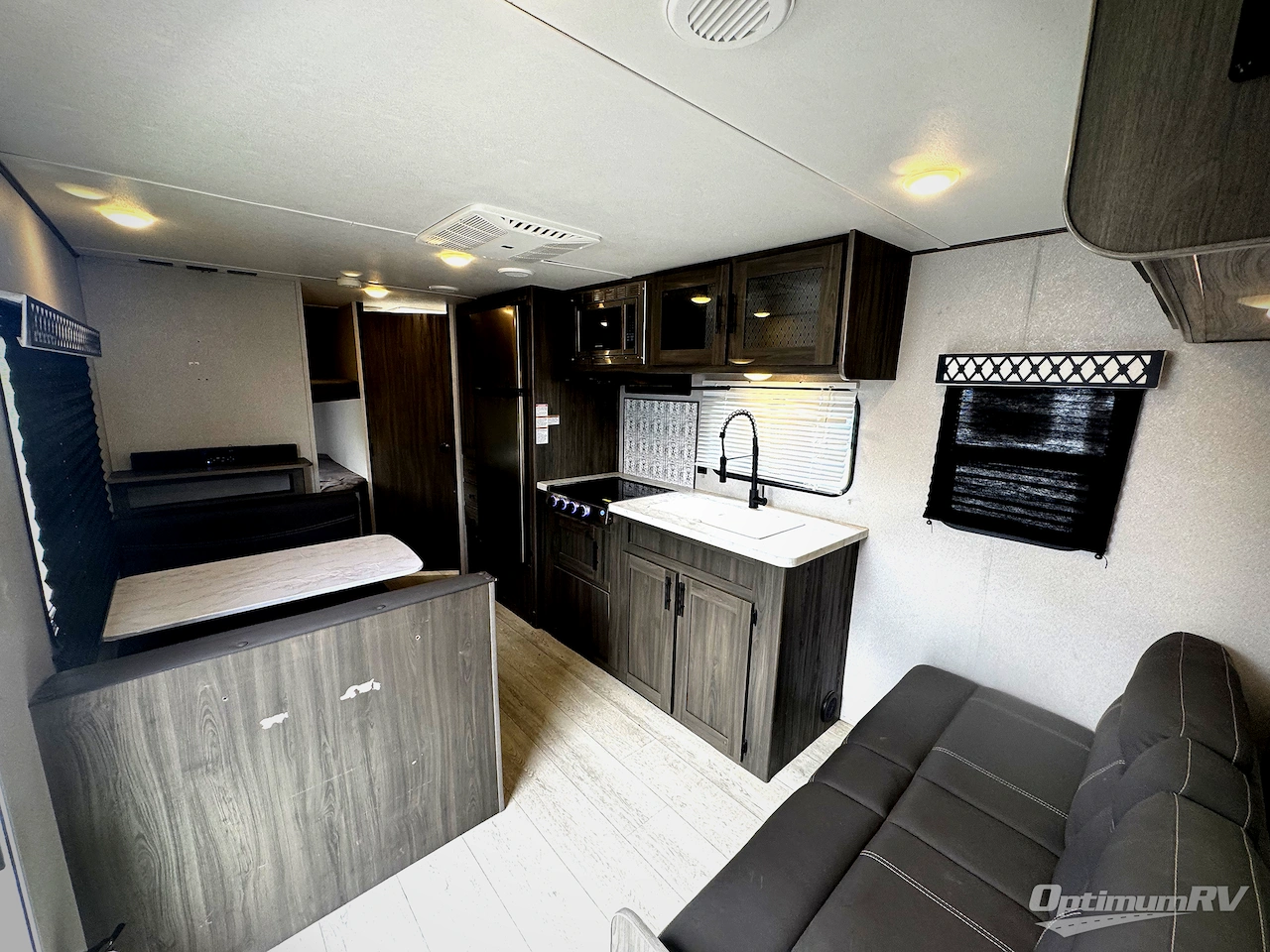 2022 Shasta Shasta 26BH Photo 5