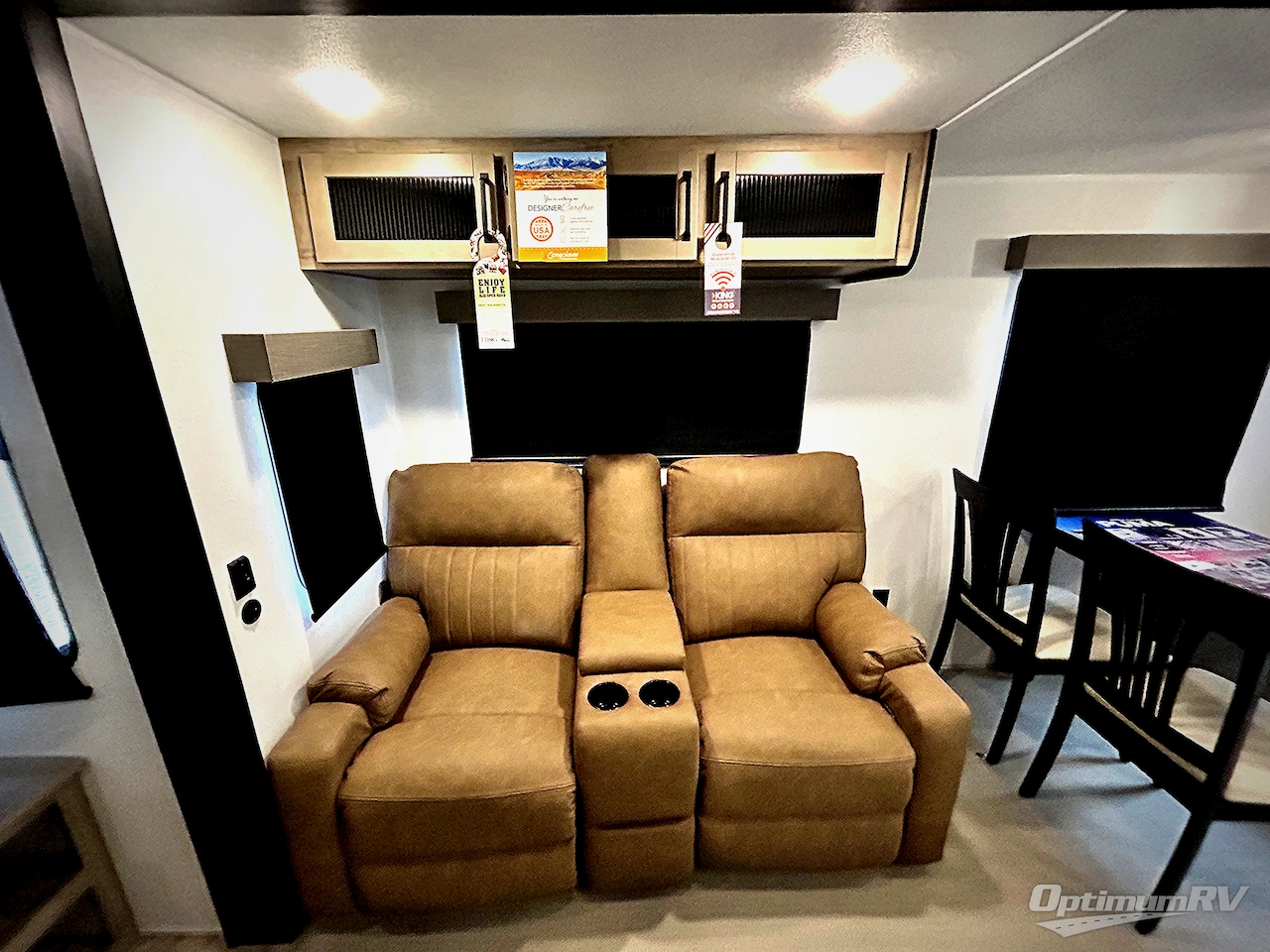 2025 Palomino Puma Destination 402LFT Photo 8