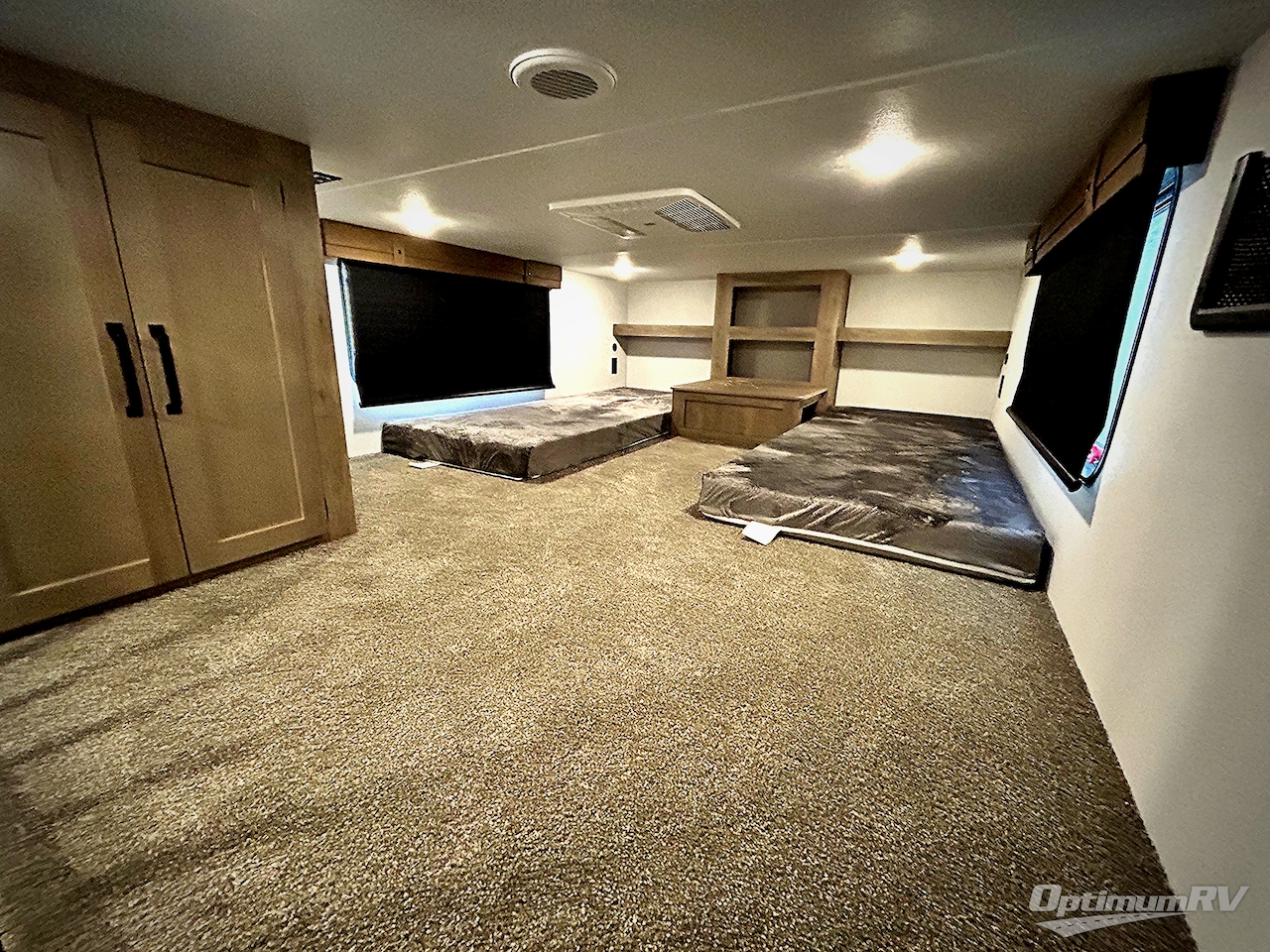 2025 Palomino Puma Destination 402LFT Photo 24