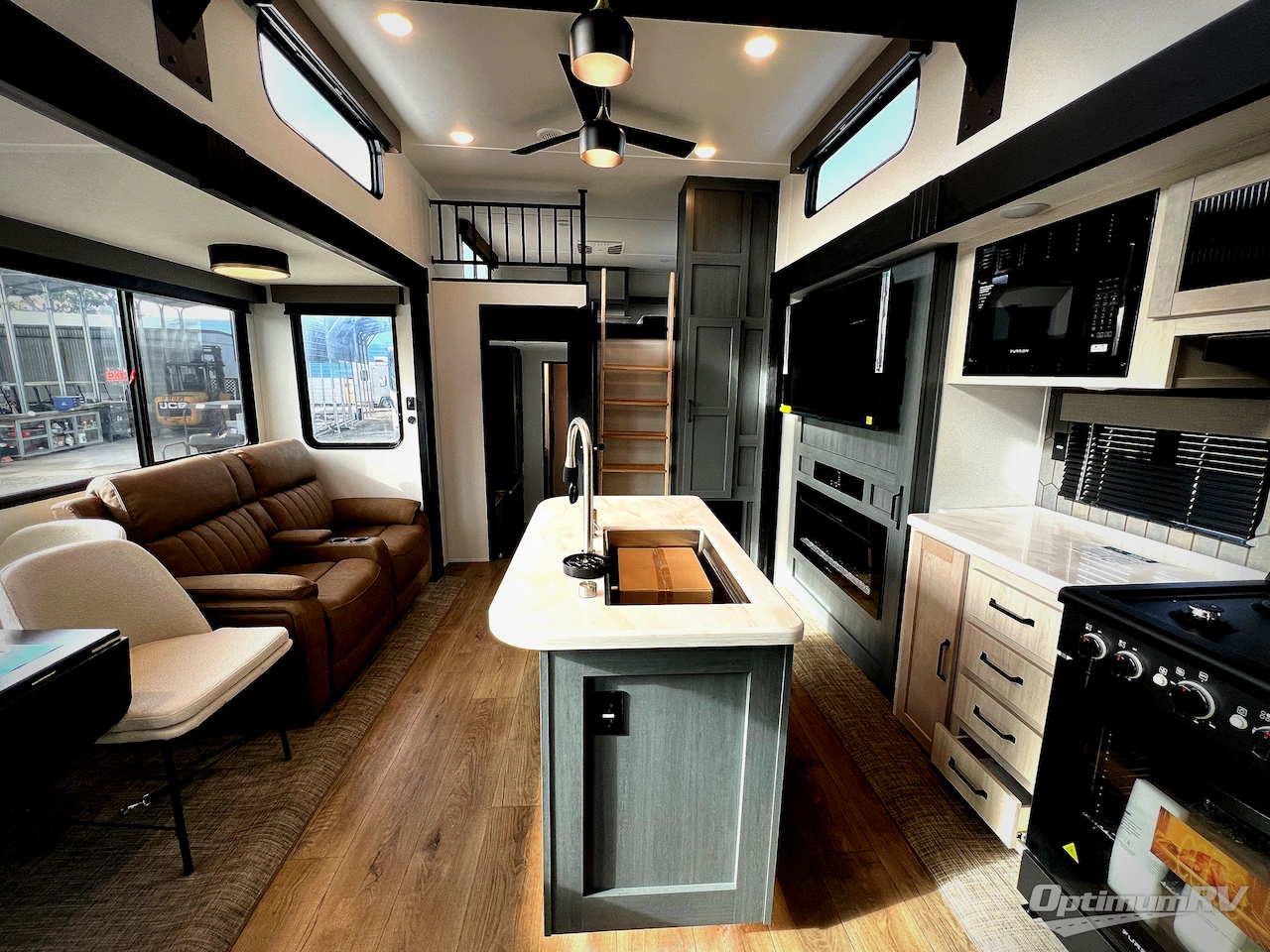 2027 Forest River Puma Vista 421LFT Photo 4