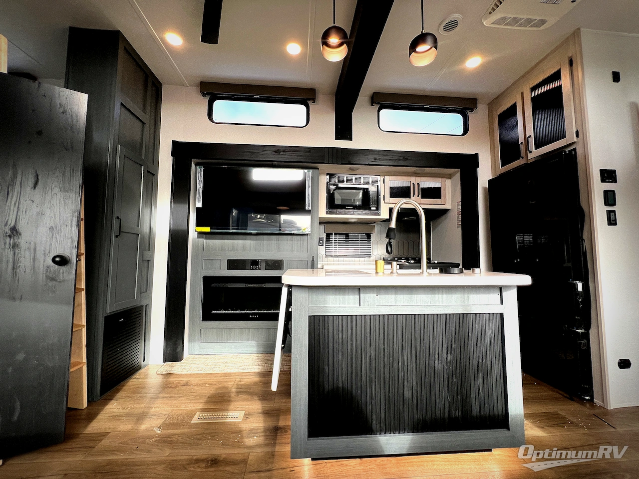 2027 Forest River Puma Vista 421LFT Photo 7