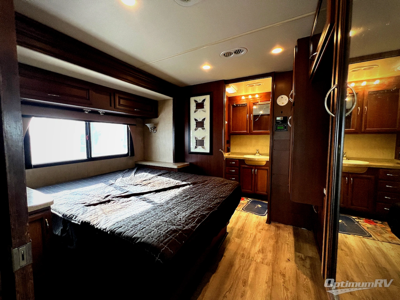 2012 Fleetwood Bounder 35K Photo 12