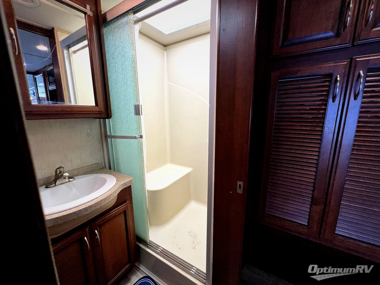2012 Fleetwood Bounder 35K Photo 17