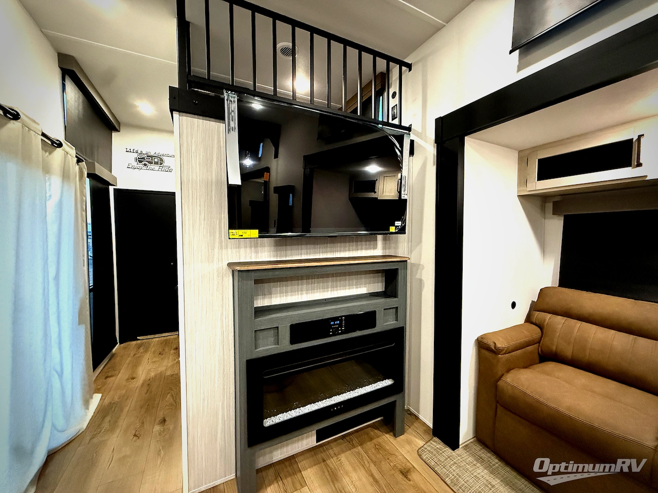 2026 Forest River Puma Vista 403LFT Photo 6