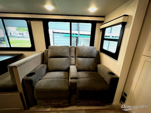2025 Jayco Jay Feather 31BH RV Photo 2